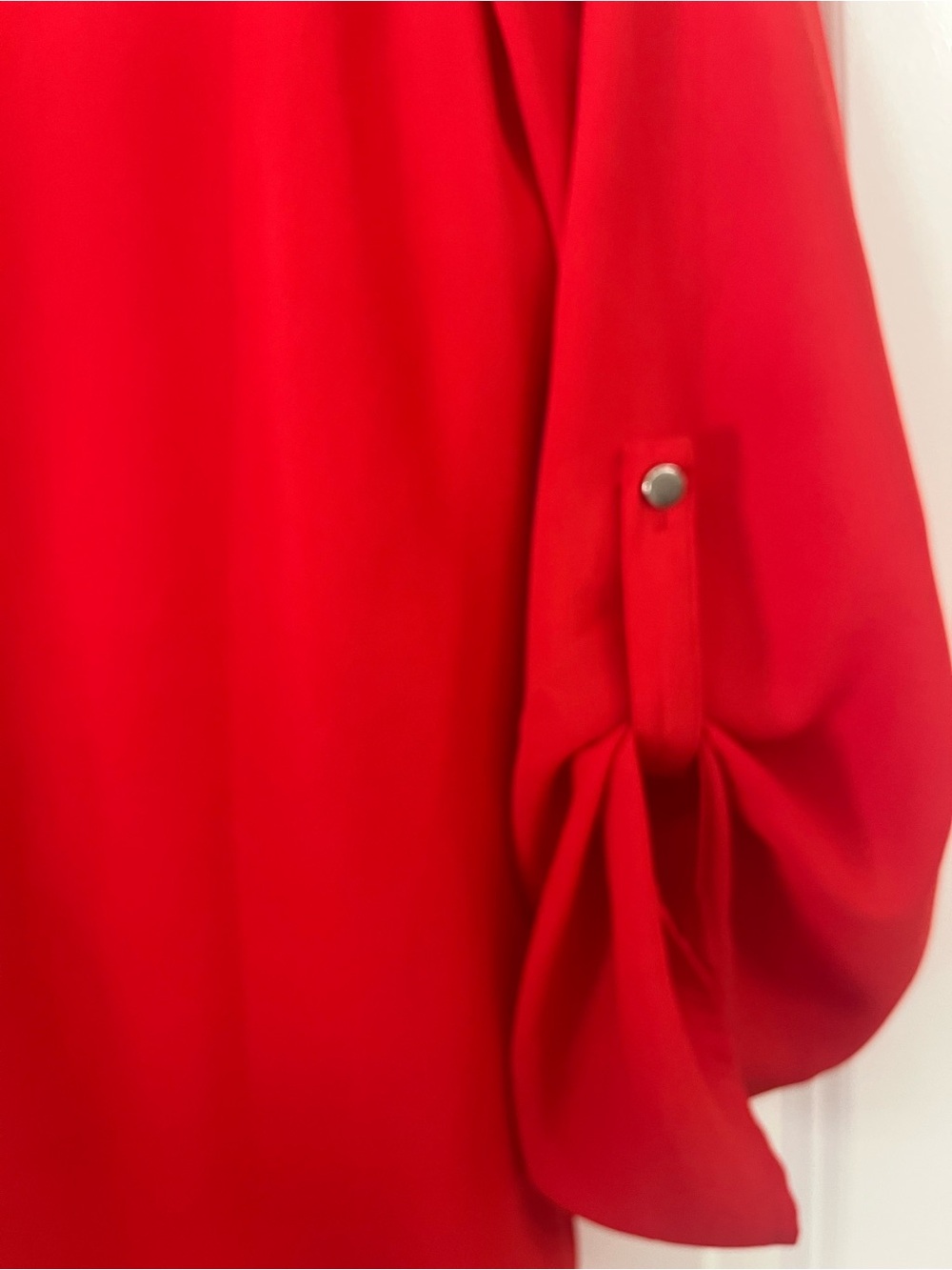 Apt. 9 Womens Bright V-Neck Roll-Tab Blouse Lightweight Work Office Size Medium - Picture 6 of 7